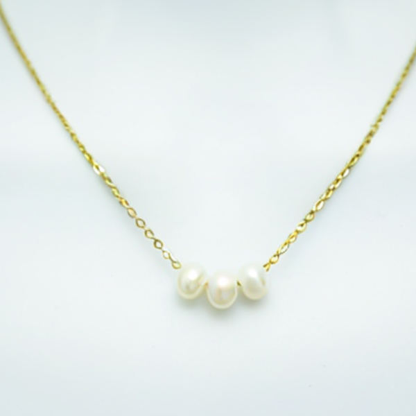 Three Pearls Choker